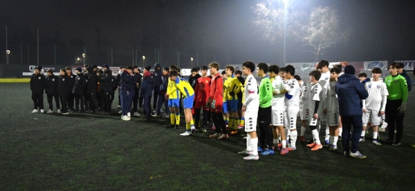 Autovip San Mauro / 1° Memorial Renzo Vargiu - Le immagini delle premiazioni. Lorenzo Lambiase del San Maurizio miglior giocatore
