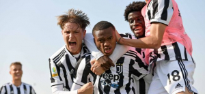 L&#039;esultanza della Juventus Primavera al gol vittoria di Strijdonck