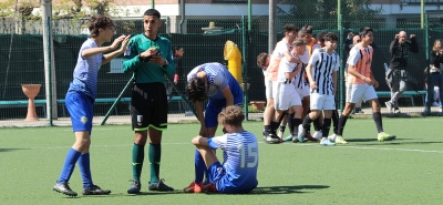 L&#039;immagine simbolo: il Mirafiori protesta, la Sisport festeggia