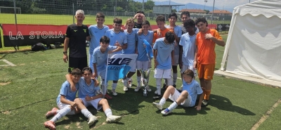 La Lazio festeggia con la coppa